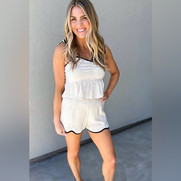 Illa Illa Linen Cream Sleeveless Ruffle Top and Shorts 2 Piece Set - Picture 2 of 16